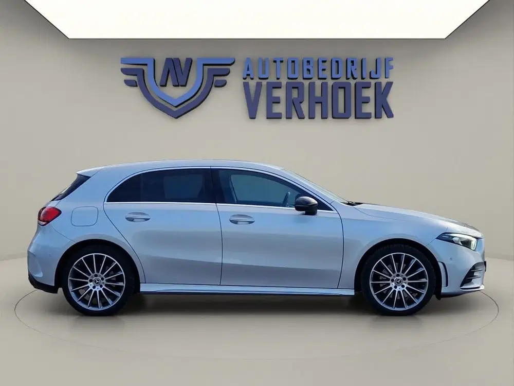 Mercedes-Benz A-Klasse 250 e AMG Burmester uit 2020, foto 10