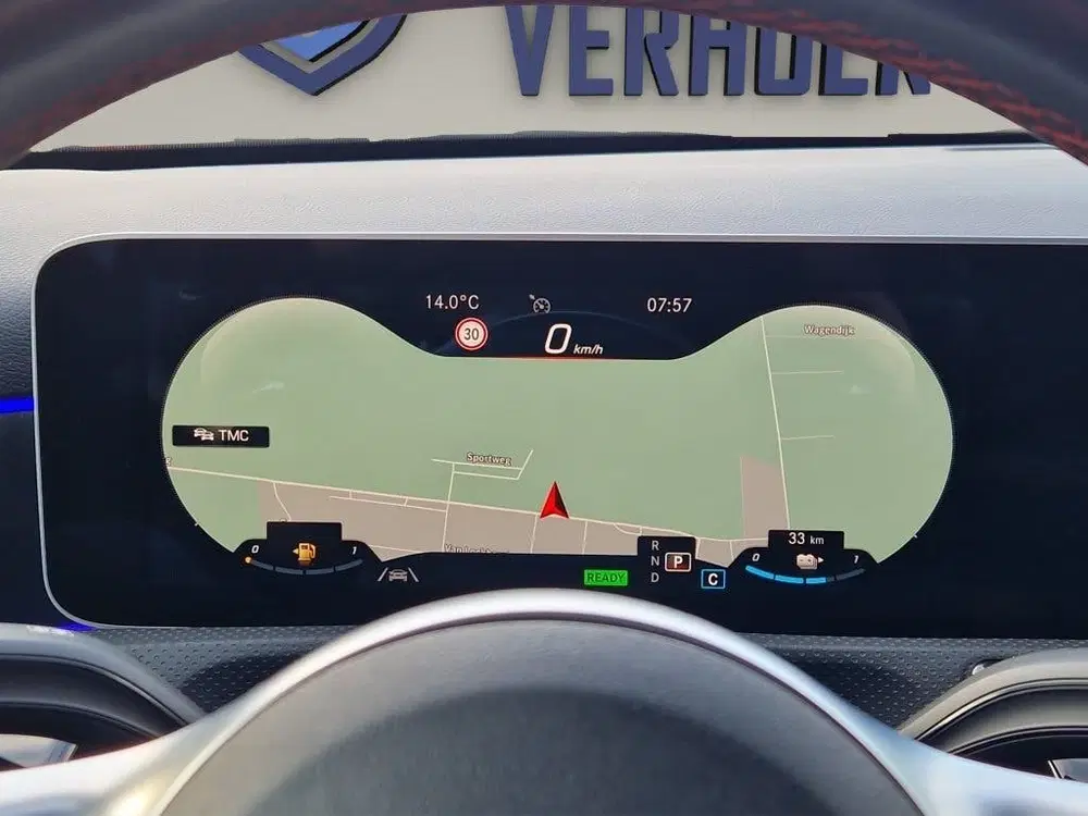 Mercedes-Benz A-Klasse 250 e AMG Burmester uit 2020, foto 16