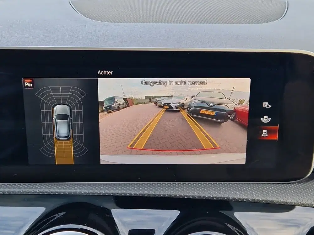 Mercedes-Benz A-Klasse 250 e AMG Burmester uit 2020, foto 18