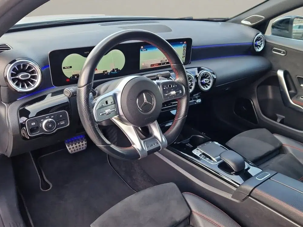 Mercedes-Benz A-Klasse 250 e AMG Burmester uit 2020, foto 2