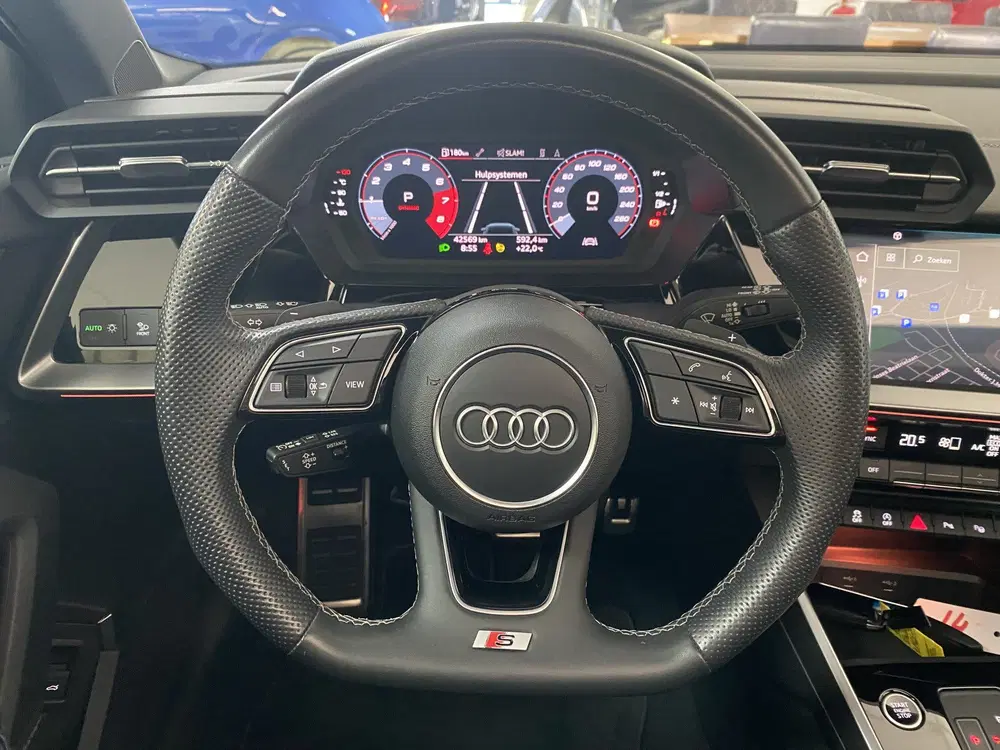 Audi A3 35 TFSI S edition Panoramadak uit 2023, foto 10