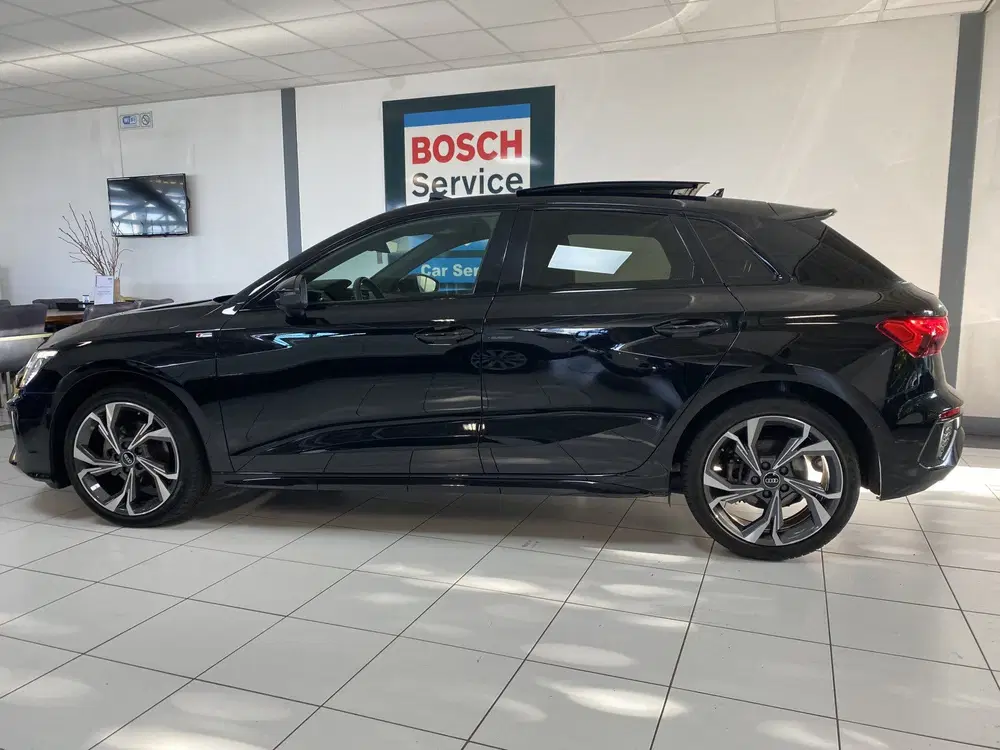 Audi A3 35 TFSI S edition Panoramadak uit 2023, foto 2