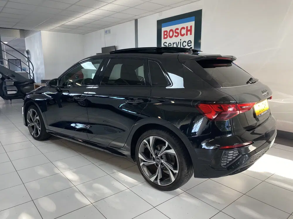 Audi A3 35 TFSI S edition Panoramadak uit 2023, foto 3
