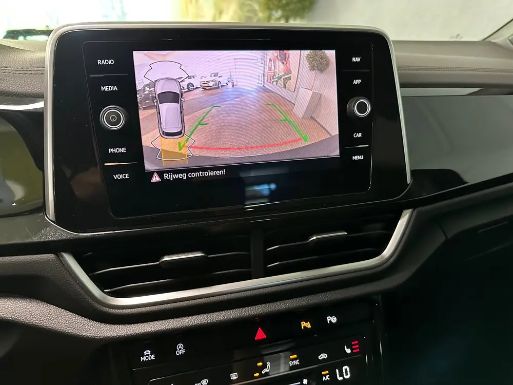 Volkswagen T-Roc 1.0 TSI R-Line - Camera - ACC - IQ - Massag uit 2023, foto 18