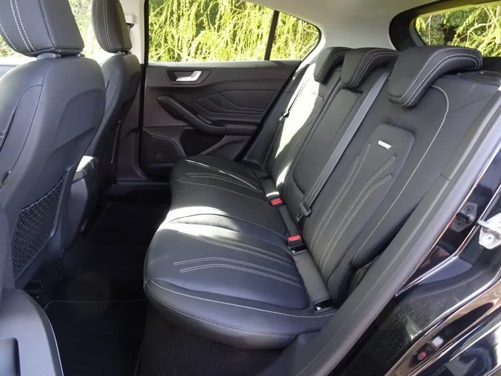 Ford Focus 1.0 125pk Vignale met Head-Up uit 2019, foto 10