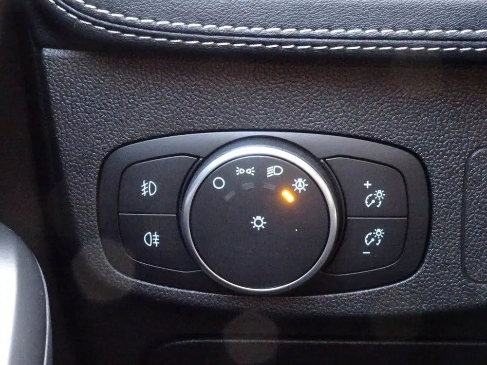 Ford Focus 1.0 125pk Vignale met Head-Up uit 2019, foto 15