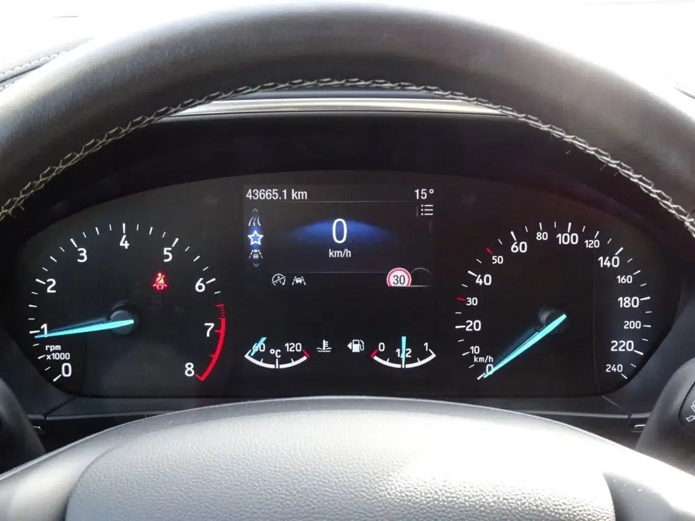Ford Focus 1.0 125pk Vignale met Head-Up uit 2019, foto 17