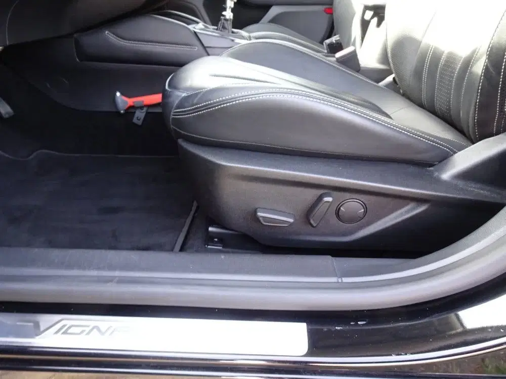Ford Focus 1.0 125pk Vignale met Head-Up uit 2019, foto 9