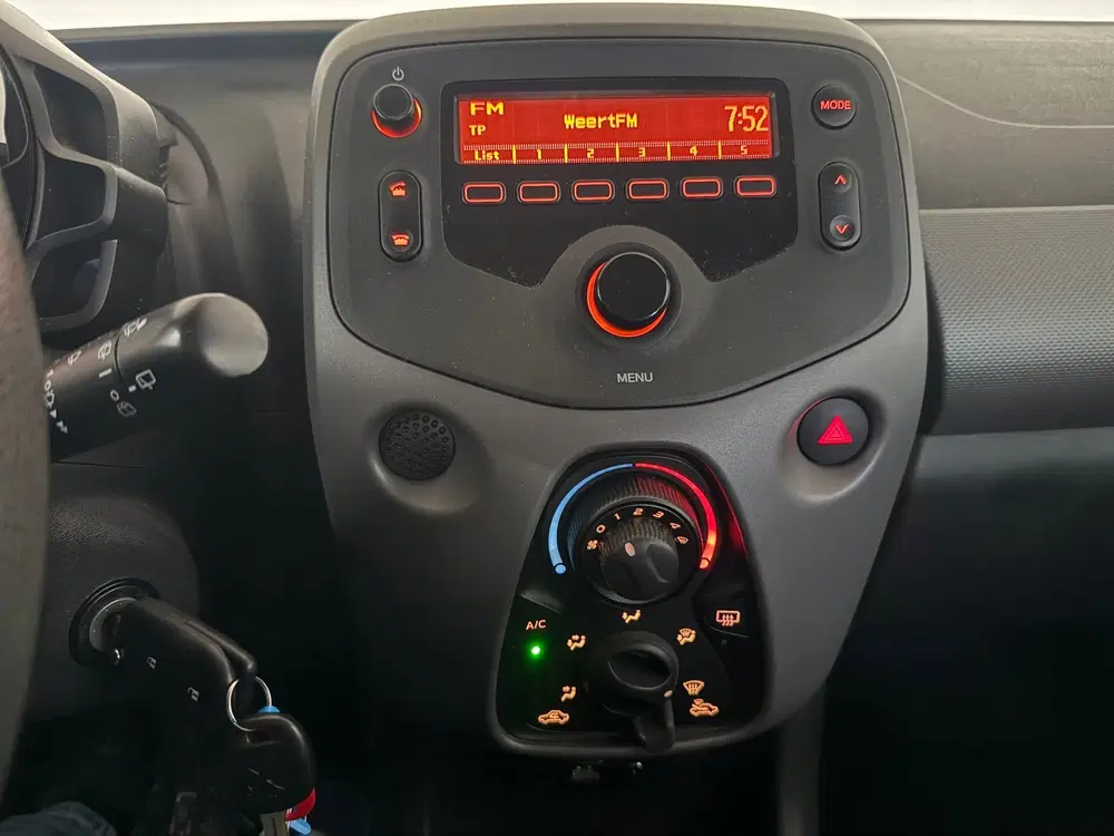 Peugeot 108 1.0 e-VTi Active Airco uit 2021, foto 18