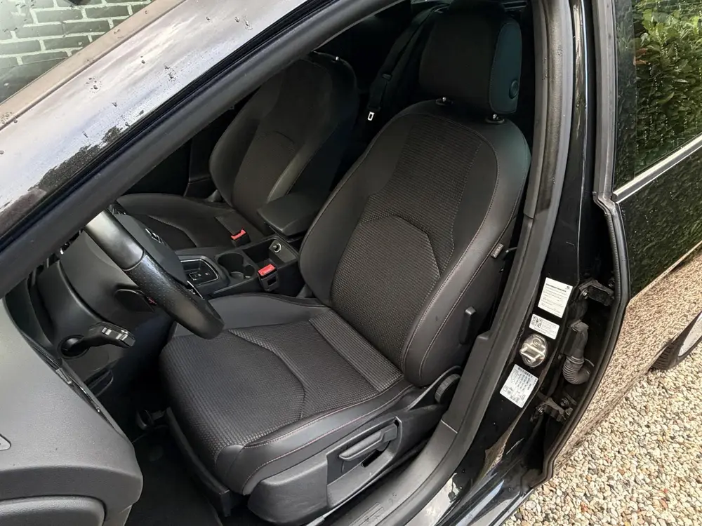 SEAT Leon 1.5 TSI FR Business Intense Automaat uit 2019, foto 11