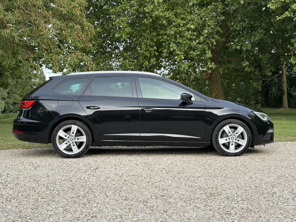 SEAT Leon 1.5 TSI FR Business Intense Automaat uit 2019, foto 19