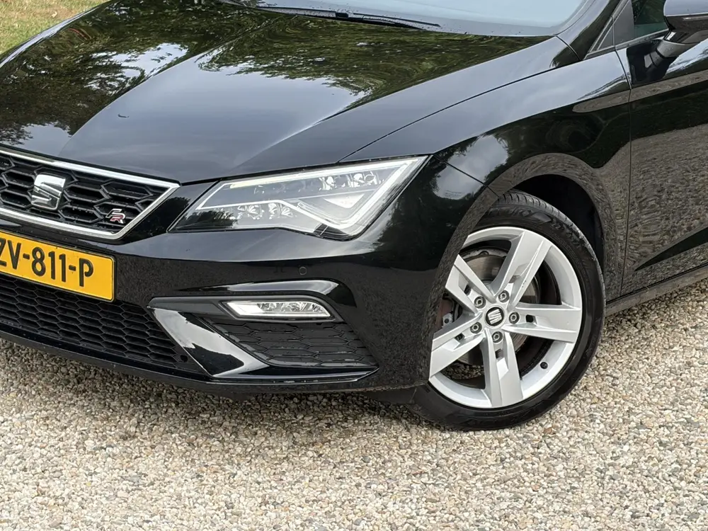 SEAT Leon 1.5 TSI FR Business Intense Automaat uit 2019, foto 2
