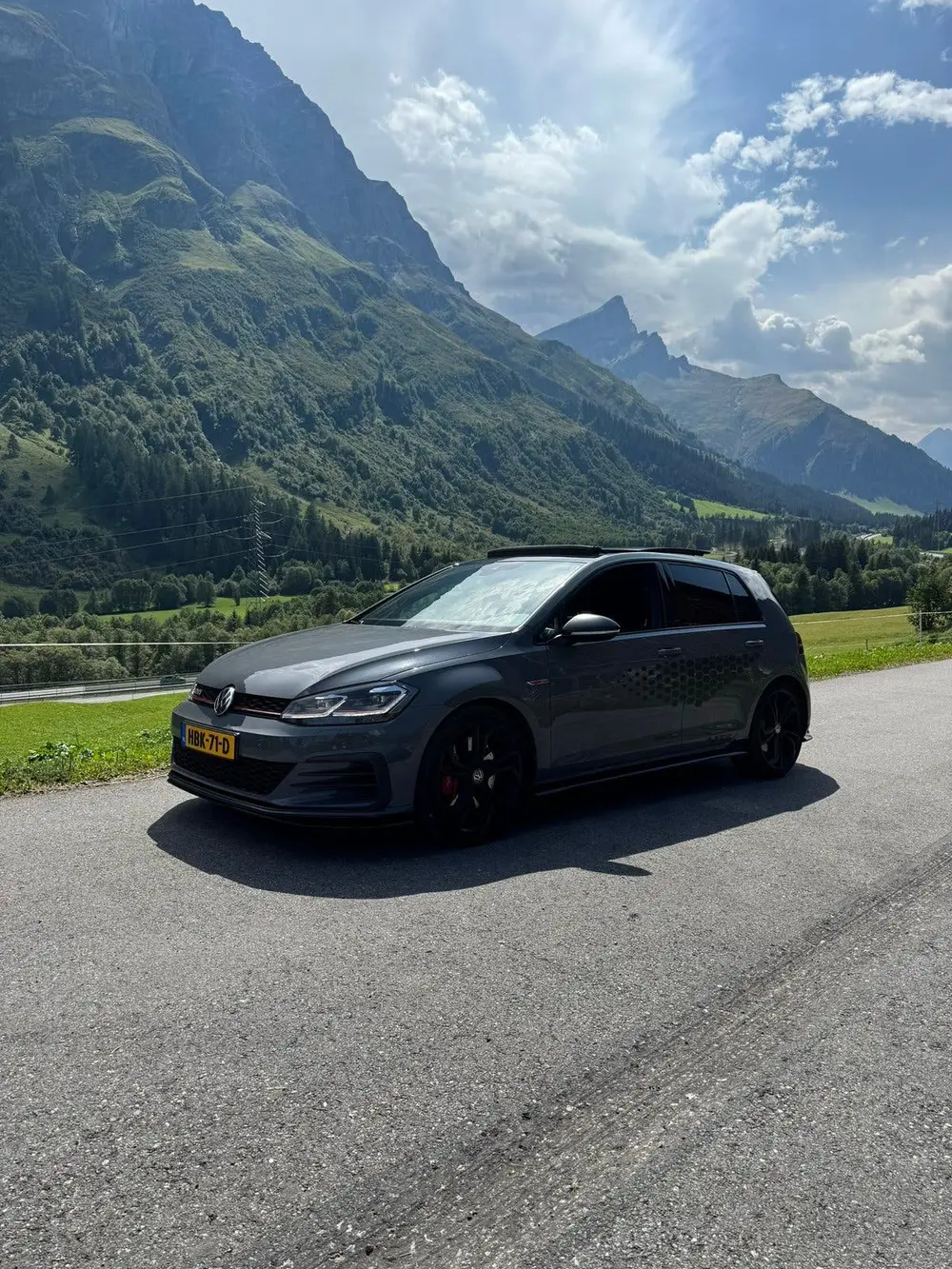 Volkswagen Golf VII Golf 2.0 TSI 290pk 7-DSG 2019 Grijs VOL DCC PANO uit 2019, foto 4