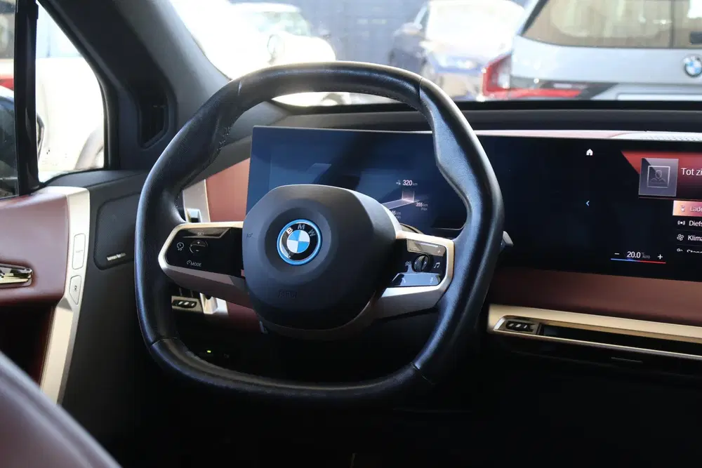 BMW iX xDrive40 High Executive 77 kWh uit 2021, foto 12