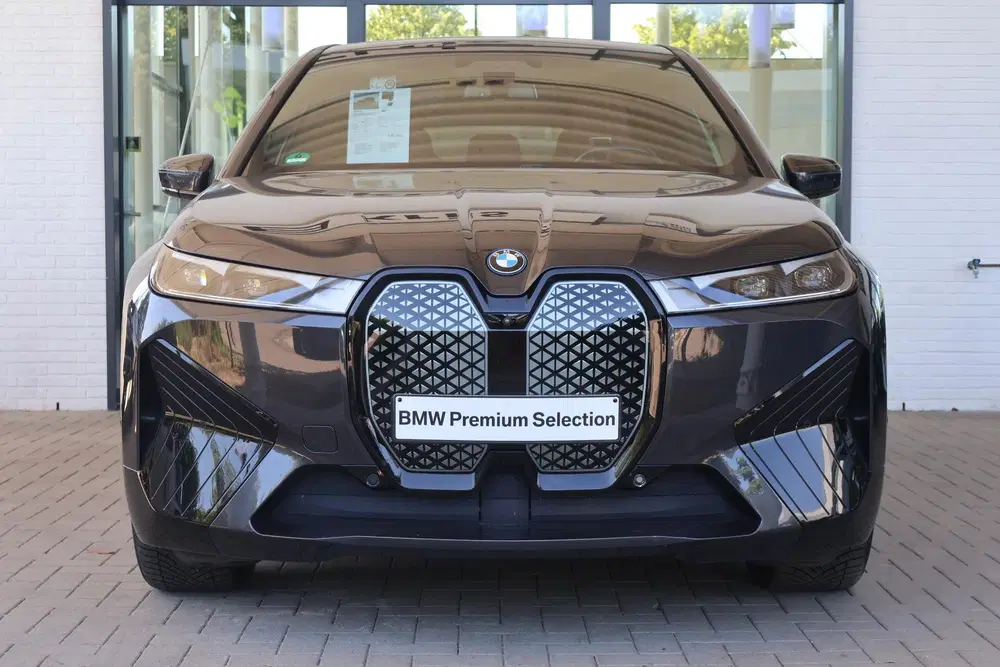 BMW iX xDrive40 High Executive 77 kWh uit 2021, foto 3