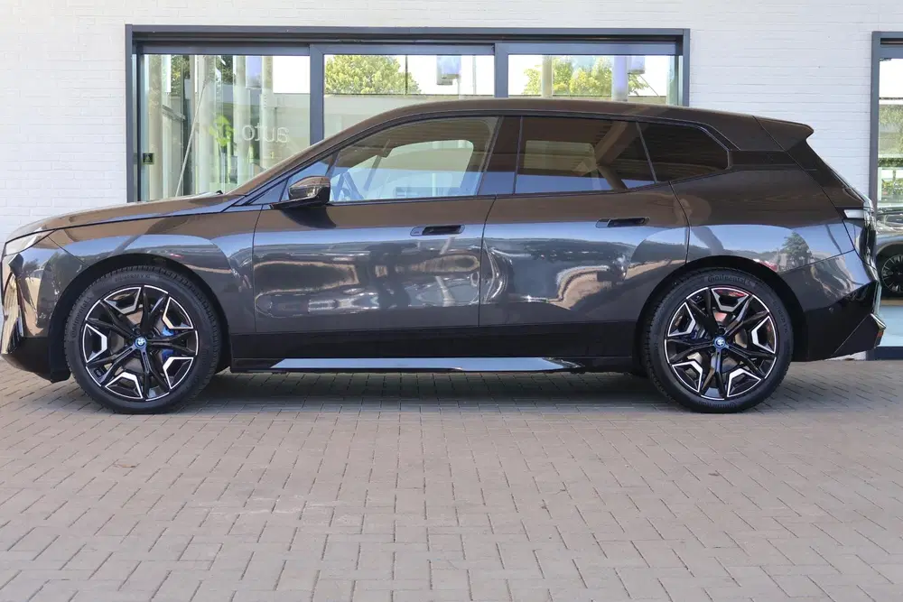 BMW iX xDrive40 High Executive 77 kWh uit 2021, foto 4