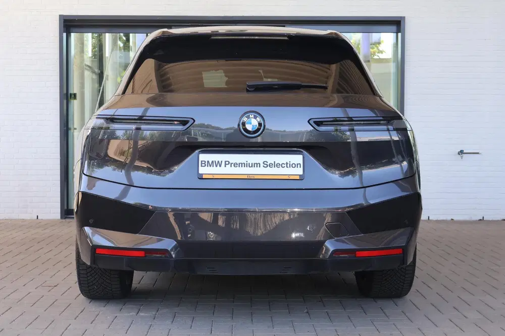 BMW iX xDrive40 High Executive 77 kWh uit 2021, foto 6