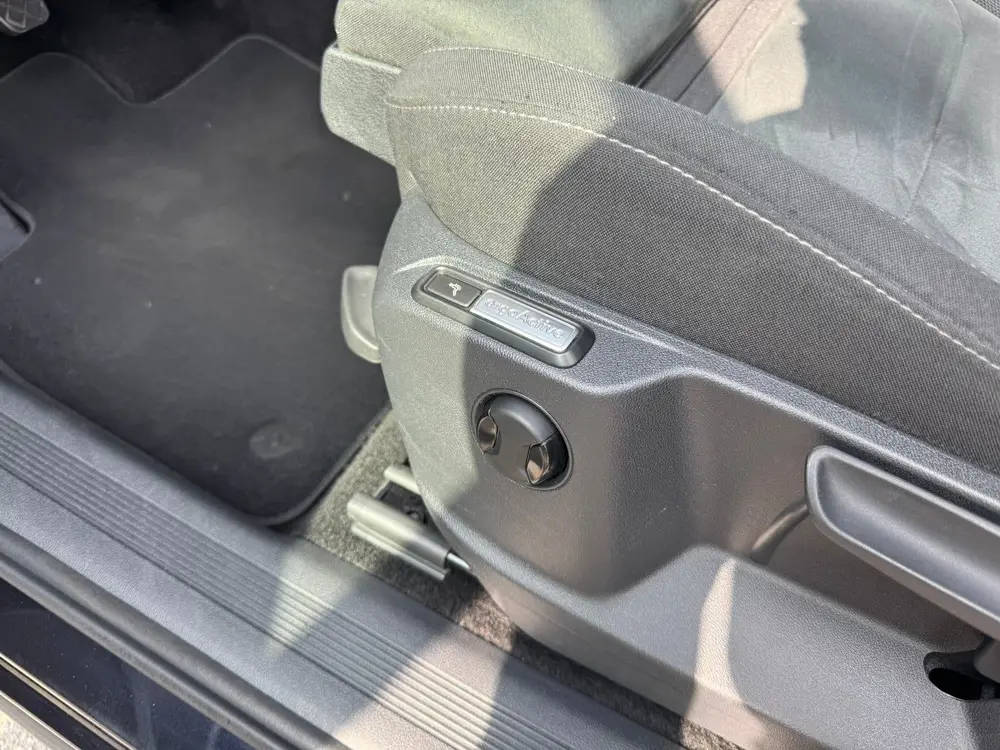 Volkswagen Tiguan 1.5 TSI 130pk 2021 Zwart Trekhaak IQ Light uit 2021, foto 16