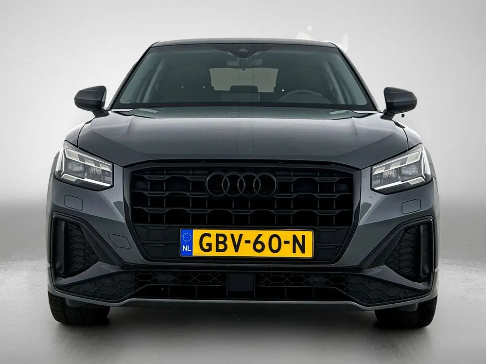 Audi Q2 35 TFSI Edition one 150 PK uit 2021, foto 2