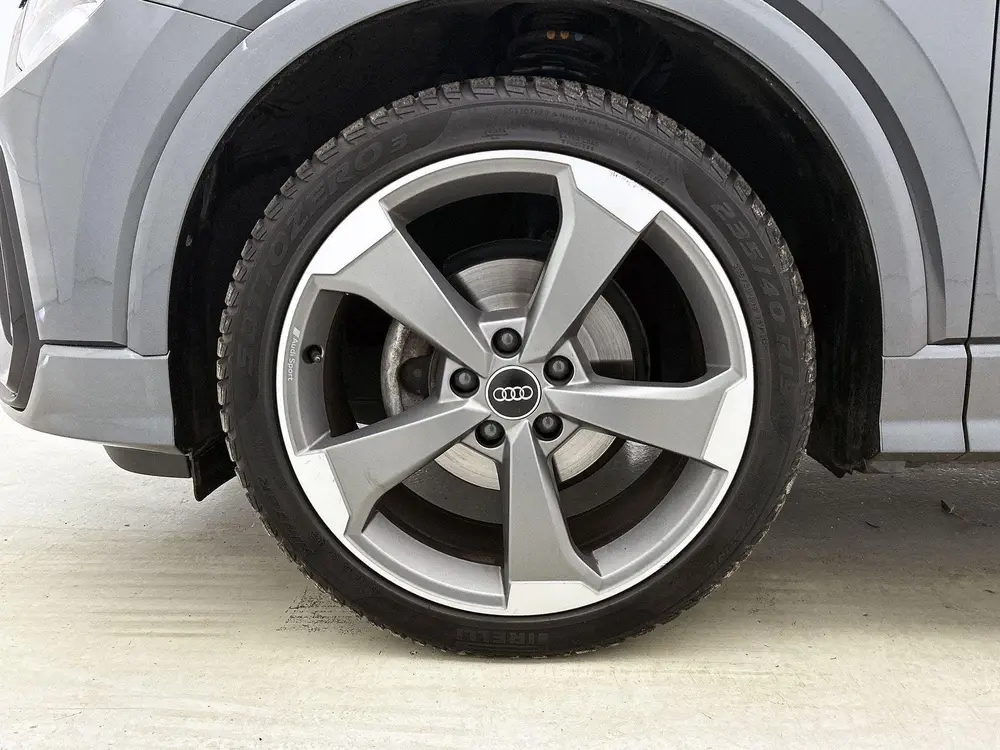 Audi Q2 35 TFSI Edition one 150 PK uit 2021, foto 6