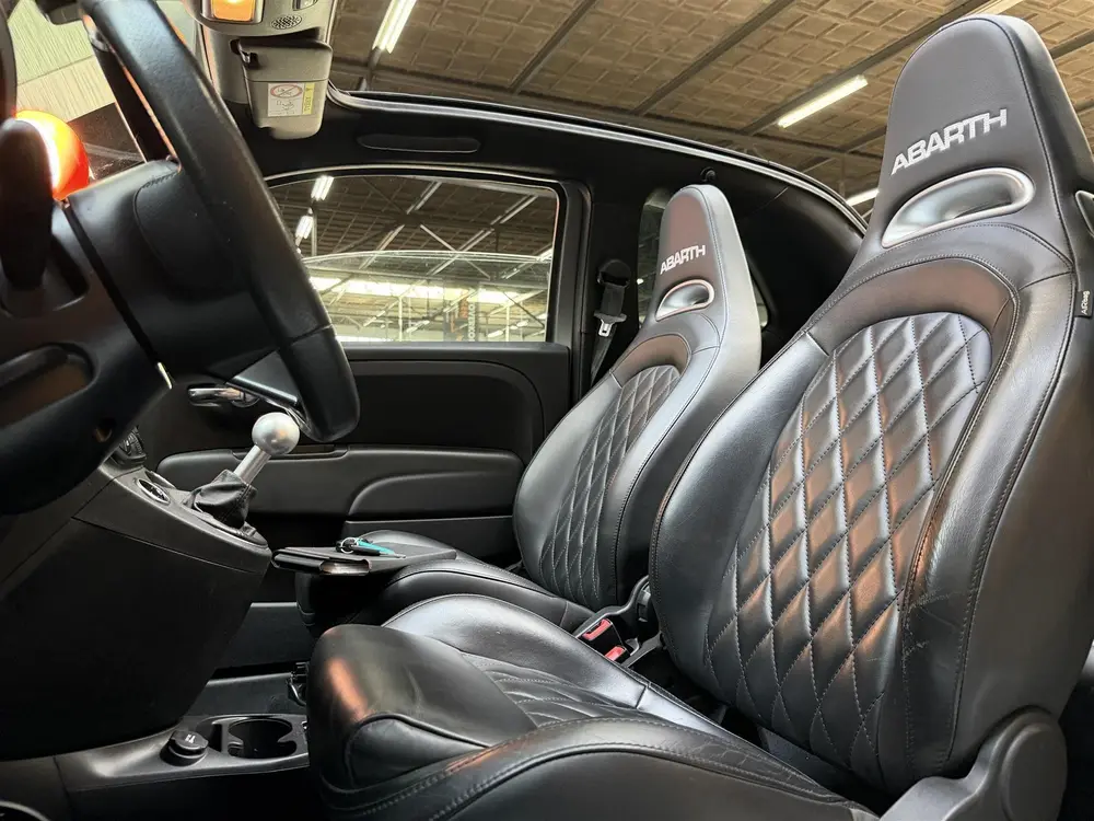 Abarth 595 1.4 T-Jet Abarth Turismo (bj 2021) uit 2021, foto 15