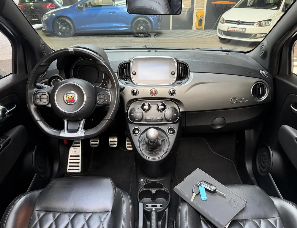 Abarth 595 1.4 T-Jet Abarth Turismo (bj 2021) uit 2021, foto 17