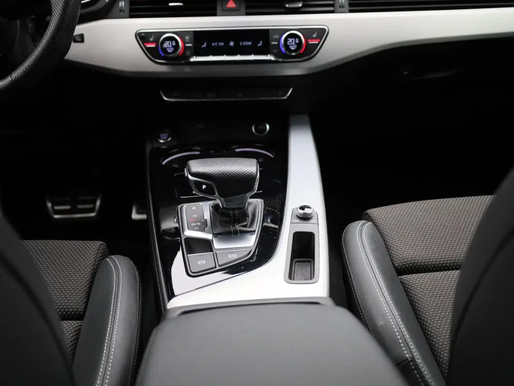 Audi A4 40 TFSI S edition 204 PK uit 2023, foto 10