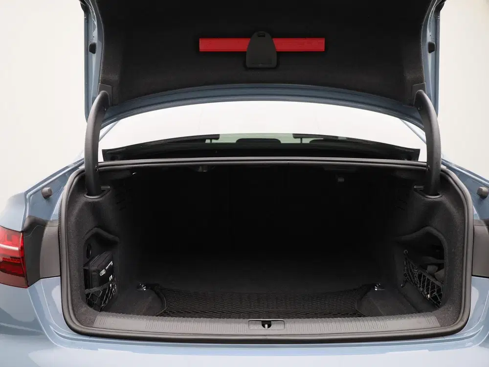Audi A4 40 TFSI S edition 204 PK uit 2023, foto 13