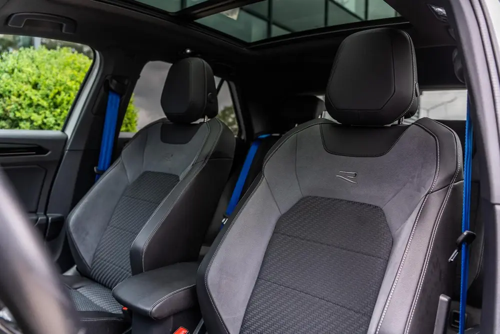 Volkswagen T-Roc R 2.0 TSI 4Motion|PANO|ACC|AKRAPOVIC|19'' uit 2021, foto 14