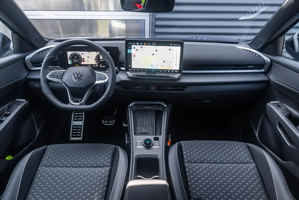 Volkswagen T-Roc 1.5 eTSI 150pk DSG R-Line First Edition | T uit 2026, foto 5