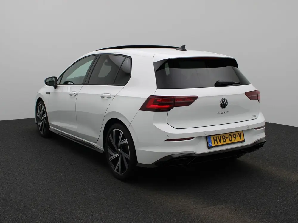 Volkswagen Golf 1.5 eTSI R-Line Business 150 PK | Automaat | uit 2024, foto 2