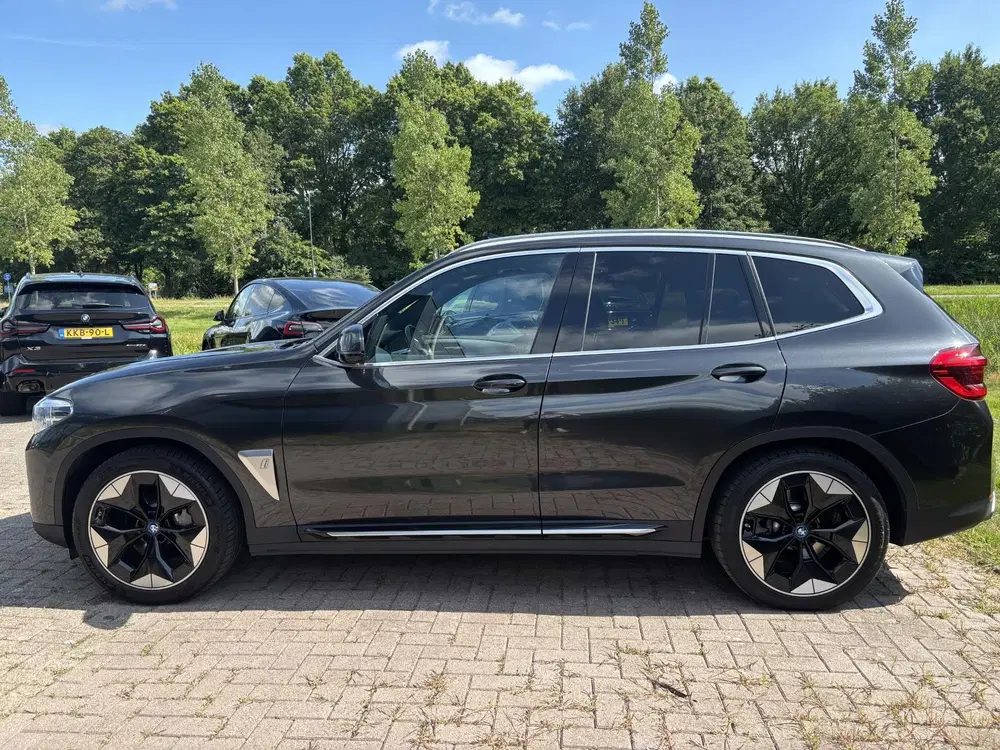 BMW iX3 High Executive 80 kWh 286pk uit 2021, foto 3