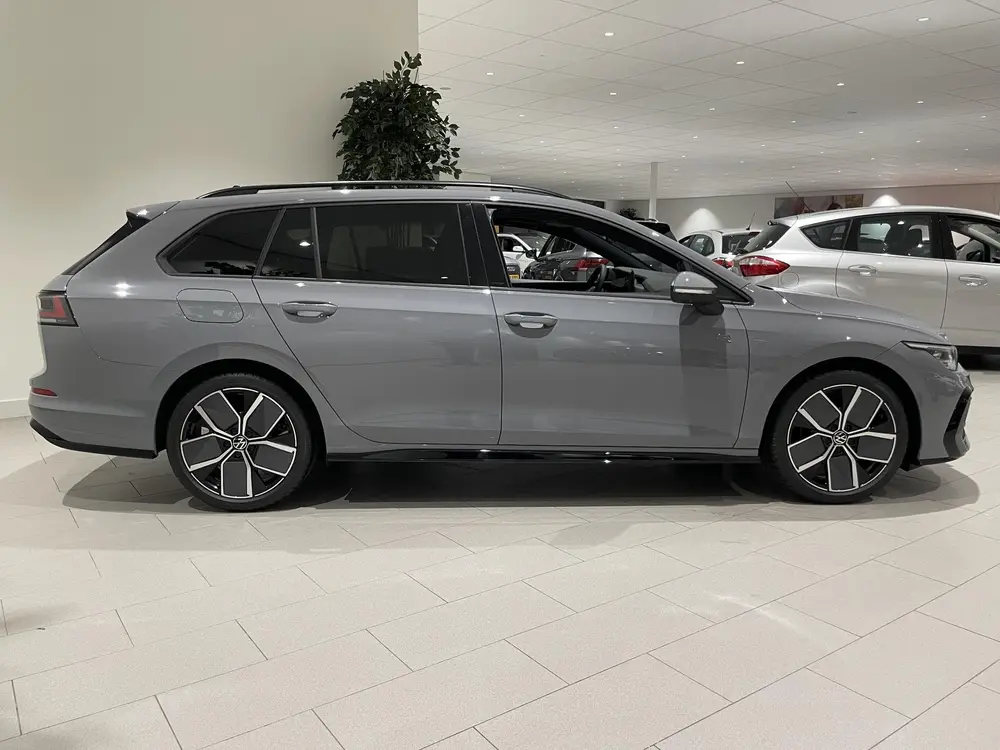 Volkswagen Golf Variant 1.5 eTSI R-Line Edition | EM | Navig uit 2025, foto 11