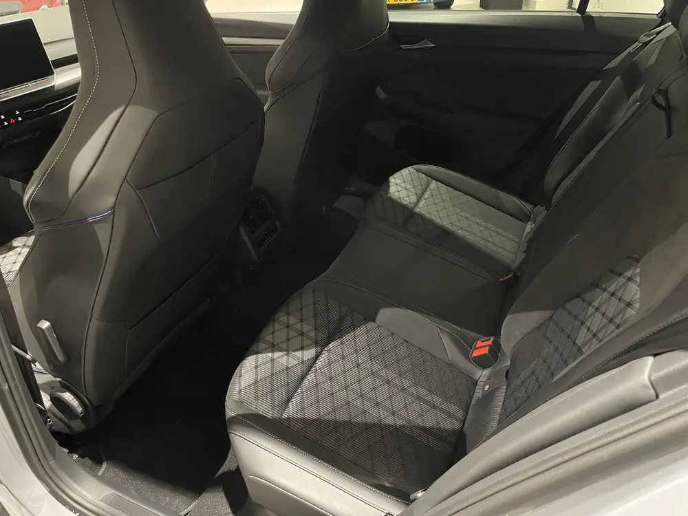 Volkswagen Golf Variant 1.5 eTSI R-Line Edition | EM | Navig uit 2025, foto 15