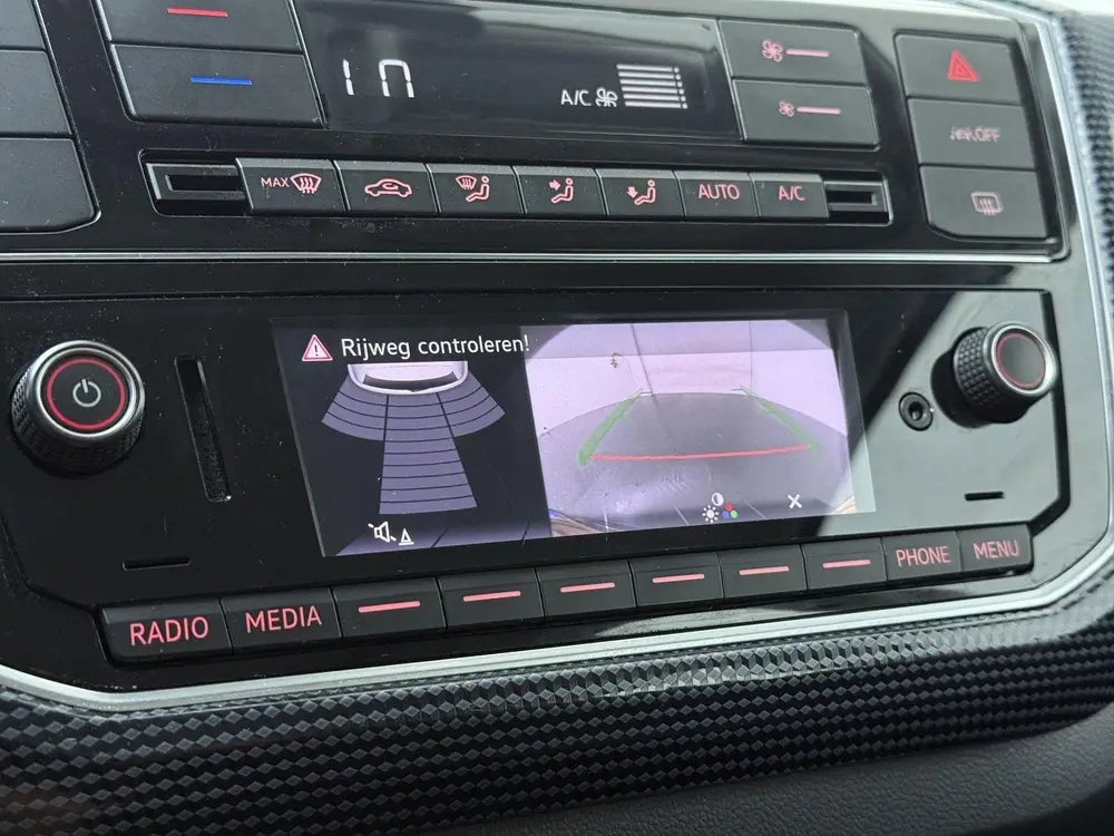 Volkswagen Up! 1.0 | 65 PK | Cruise control | Climate contro uit 2022, foto 15
