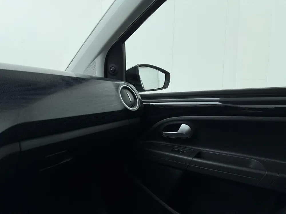 Volkswagen Up! 1.0 | 65 PK | Cruise control | Climate contro uit 2022, foto 18