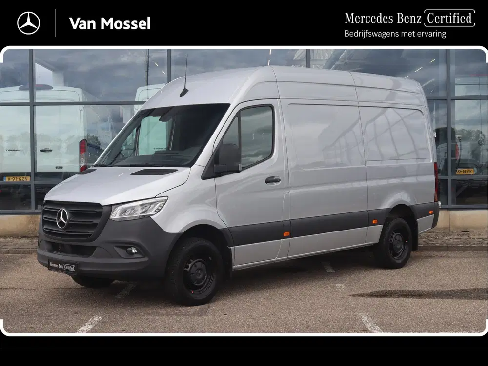 Mercedes-Benz Sprinter 319 CDI L2H2 uit 2023