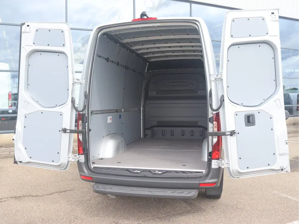 Mercedes-Benz Sprinter 319 CDI L2H2 uit 2023, foto 3