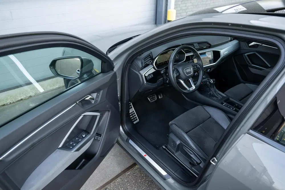 Audi Q3 45 TFSI e S Edition Pano Matrix zeer compl uit 2022, foto 17