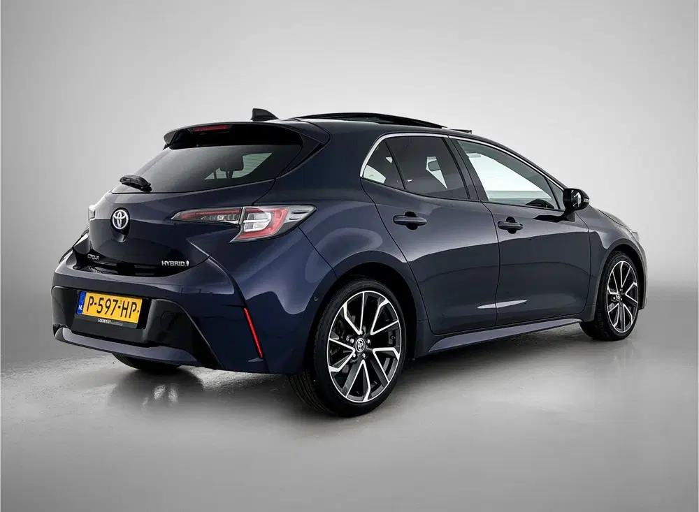 Toyota Corolla 1.8 Hybrid Executive uit 2022, foto 2