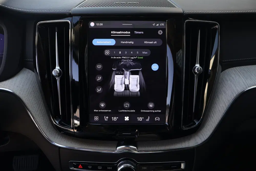 Volvo XC60 2.0 T6 Plug-in Hybrid AWD Ultimate Bright uit 2022, foto 19