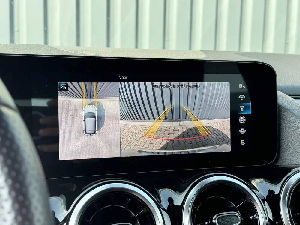 Mercedes-Benz GLA 250e AMG uit 2020, foto 12