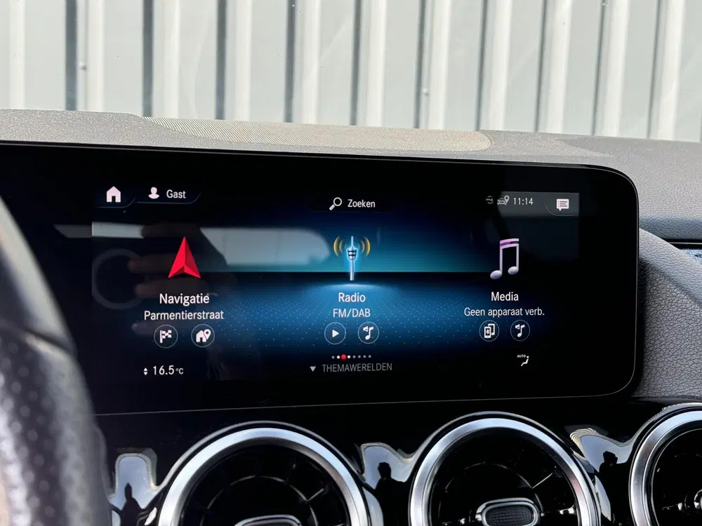 Mercedes-Benz GLA 250e AMG uit 2020, foto 14