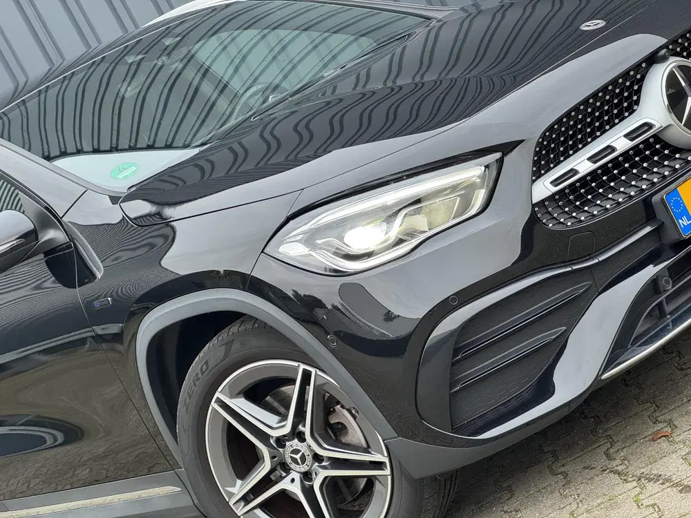 Mercedes-Benz GLA 250e AMG uit 2020, foto 16