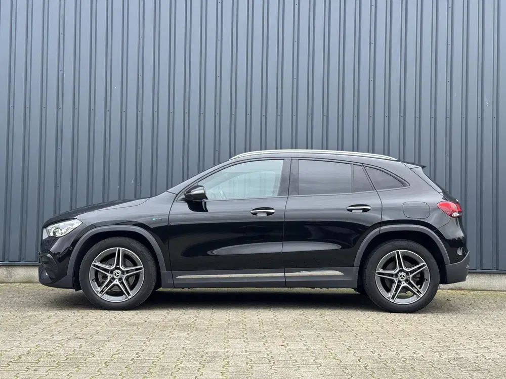 Mercedes-Benz GLA 250e AMG uit 2020, foto 4