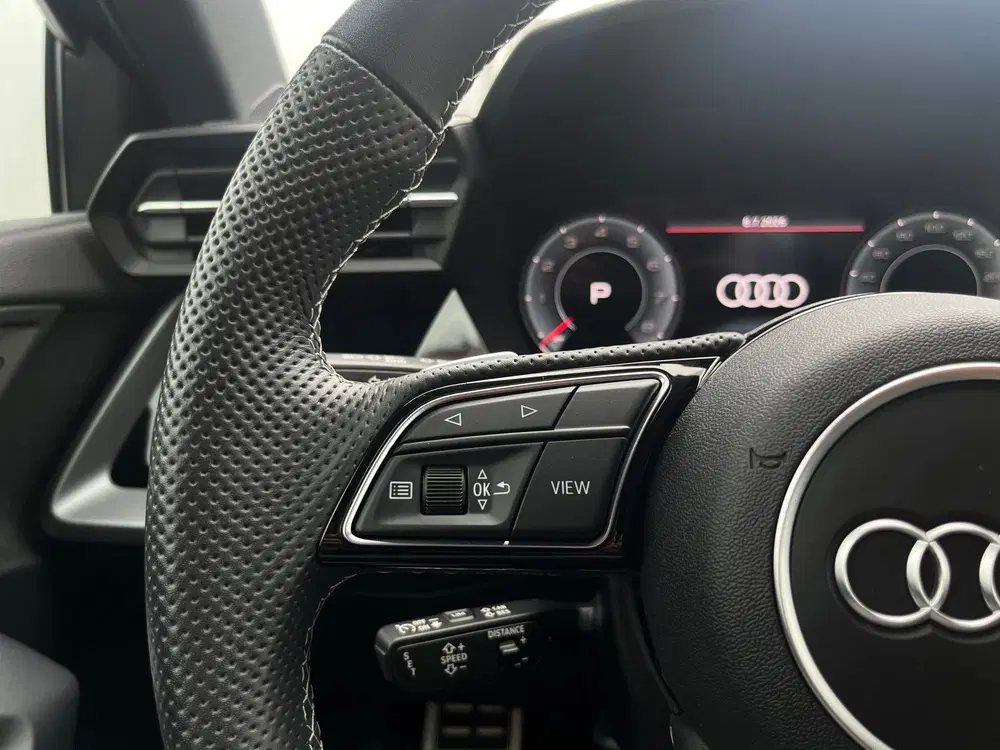 Audi A3 30 TFSI S edition uit 2024, foto 14