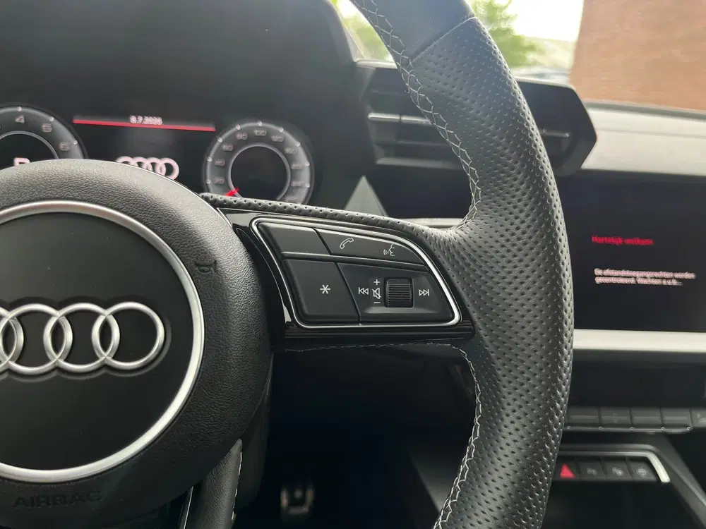 Audi A3 30 TFSI S edition uit 2024, foto 15