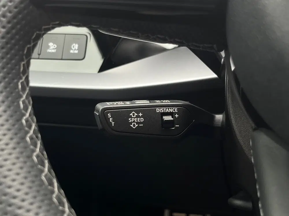 Audi A3 30 TFSI S edition uit 2024, foto 16