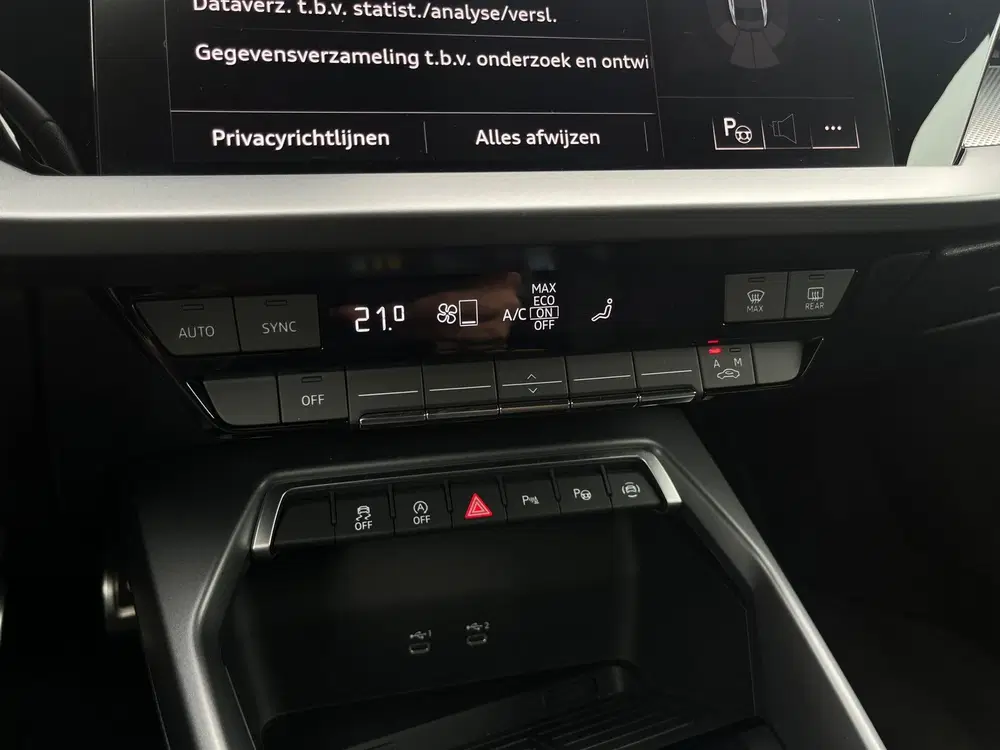 Audi A3 30 TFSI S edition uit 2024, foto 18
