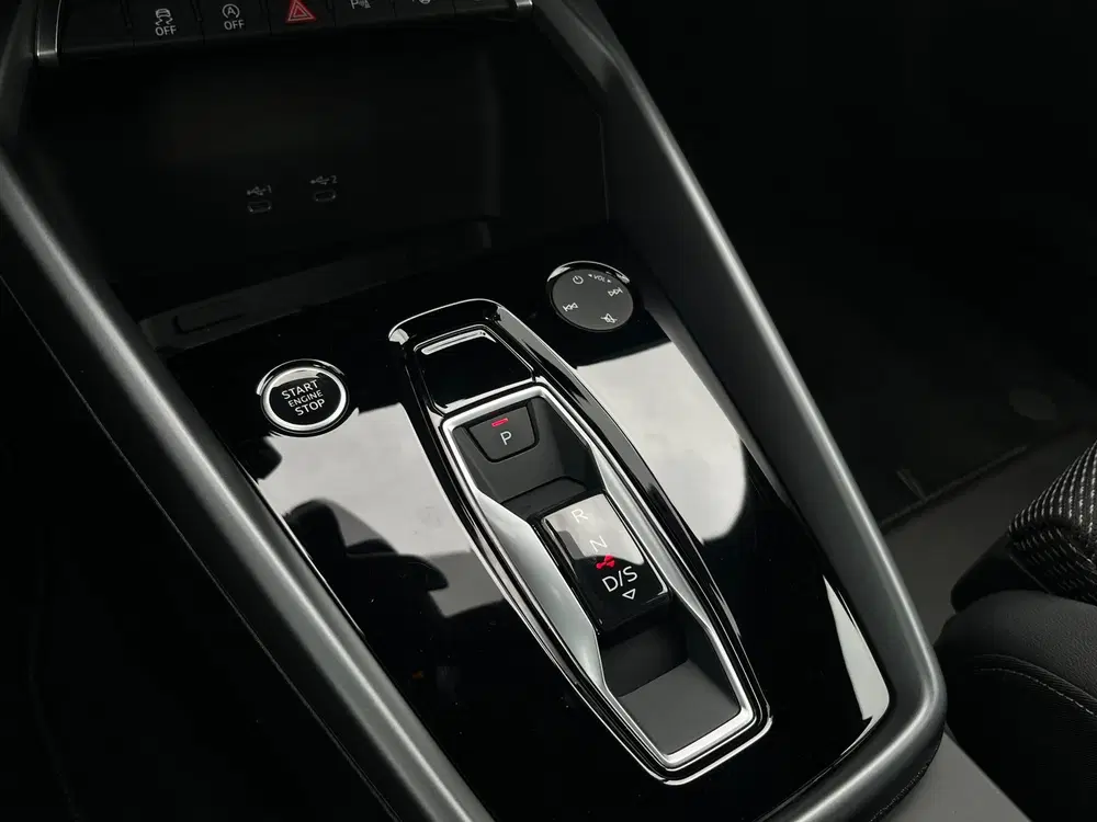 Audi A3 30 TFSI S edition uit 2024, foto 20